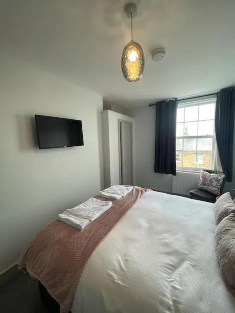Superb 2 Bedroom Sea View Flat Scarborough Exterior photo